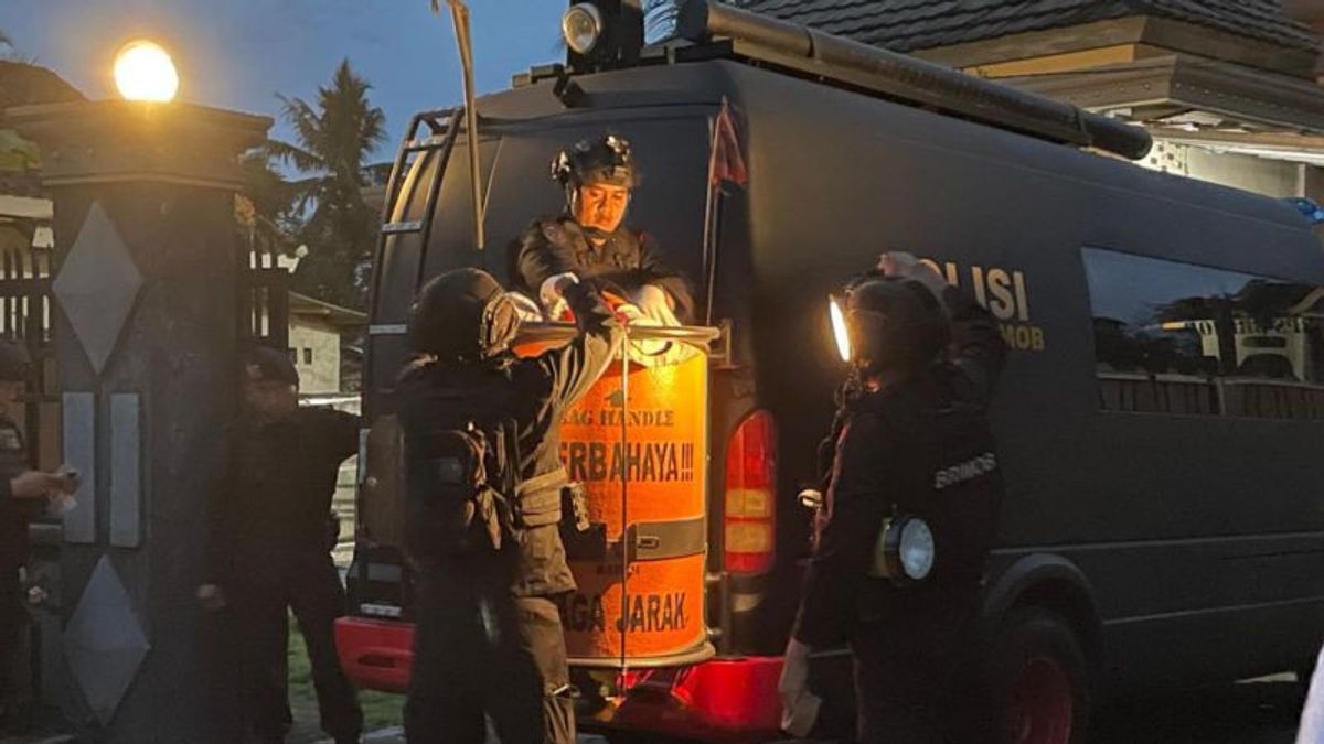 Warga Pujut Temukan Granat Aktif, Polisi Turun Tangan