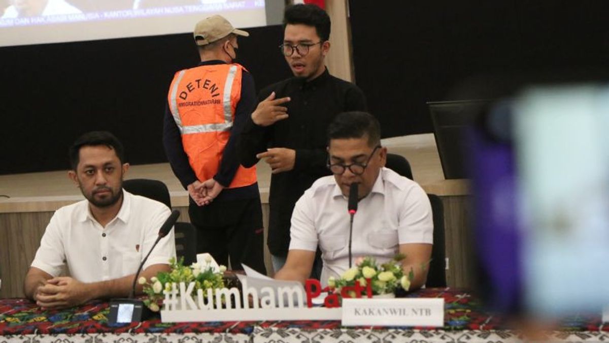 Gunakan Kartu Izin Tinggal Palsu, WNA Asal Korea Ditangkap di Mataram