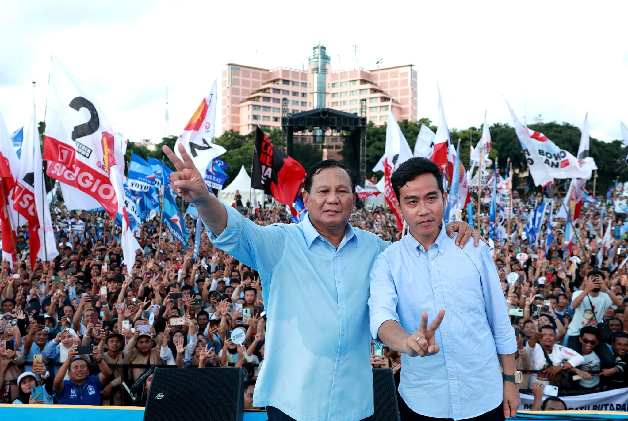 Akhiri Debat, Prabowo Minta Maaf ke Anies dan Ganjar