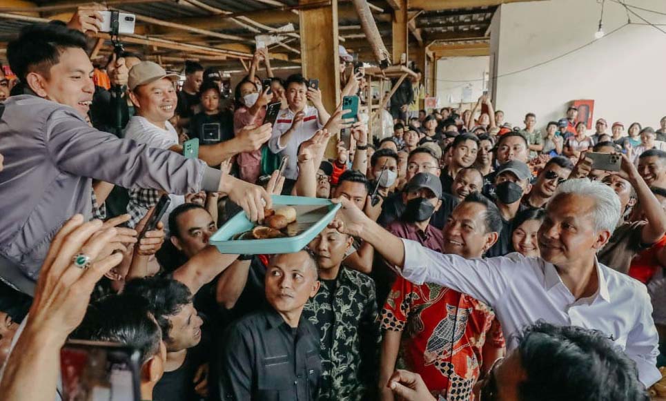 Ganjar Singgung Review UU Cipta Kerja dan Pemerataan Digitalisasi