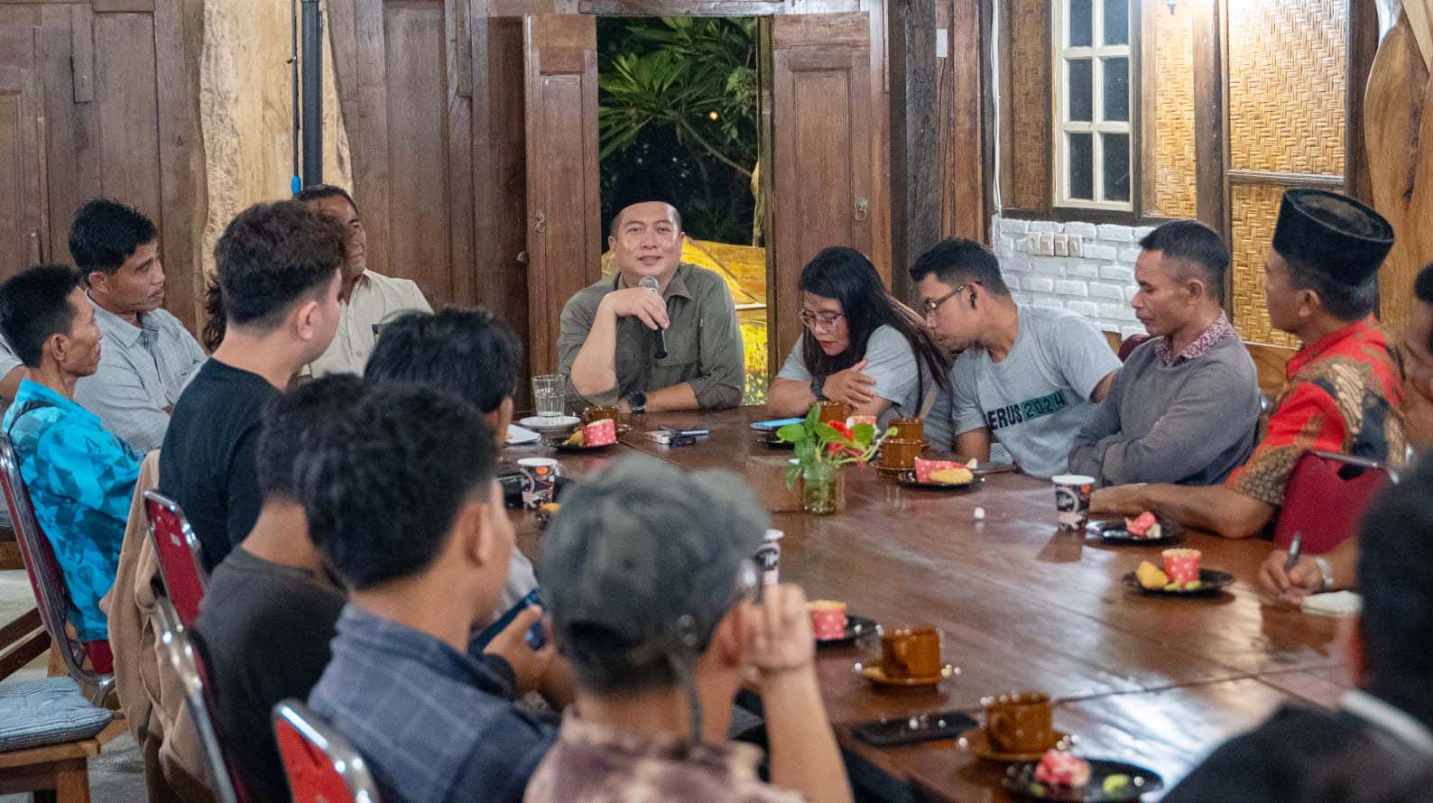 Temui Warga Lombok Utara, Dubes Iqbal Terima Banyak Keluhan