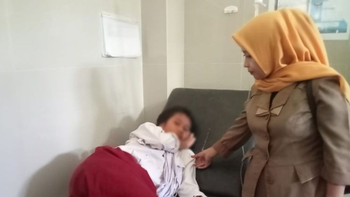 Belasan Siswa di Penujak Keracunan Jajanan di Sekitar Sekolah